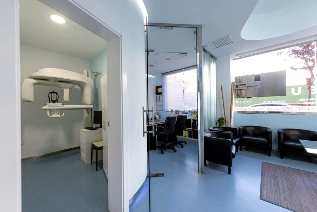 Área de radiología y recepción Estels Pintor Balaca